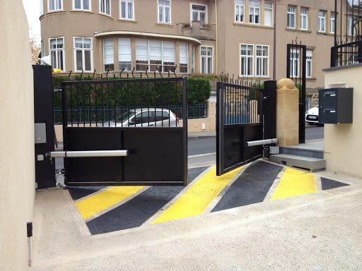 installation des portes et garage automatique